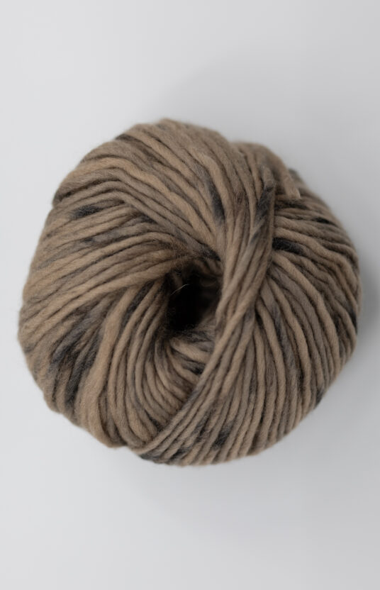 hand-dyed yarn, brown, for knitting with thick needles. pure wool, itch-free wool, speckled yarn, hip wool