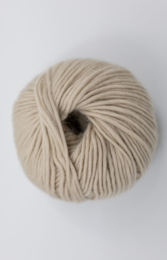 Light beige yarn, thick wool yarn, Hip Wool, cream-colored wool, online store, knitting and yarn