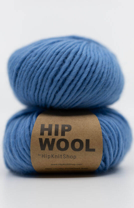 Medium Blue Yarn: Online shop for yarn and knitting in vibrant colors. Colorful yarn and knitting. Hip Wool: Thick needles