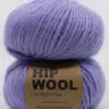 lilla garn. Ullgarn for strikk på tykke pinner. ren ull kløfri ull lilla garn hip wool