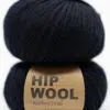 sort garn. Svart ullgarn for strikk på tykke pinner. ren ull kløfri ull mørk farge hip wool