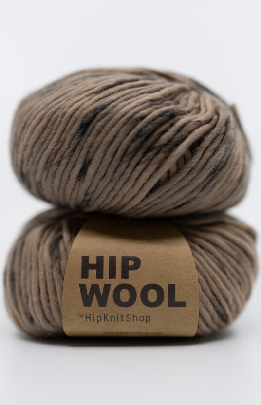 hand-dyed yarn, brown, for knitting with thick needles. pure wool, itch-free wool, speckled yarn, hip wool