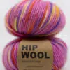 håndfarget garn fargerikt ullgarn knall rosa hip wool nettbutikk