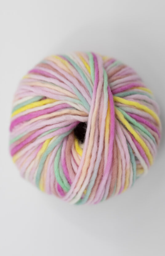 hand-dyed wool yarn 100 % colorful wool yarn