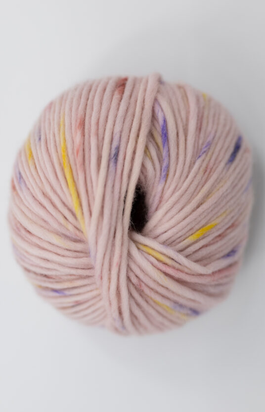 Hand-dyed yarn light pink thick fray-free wool Hip wool unicorn yarn website yarn and knitting