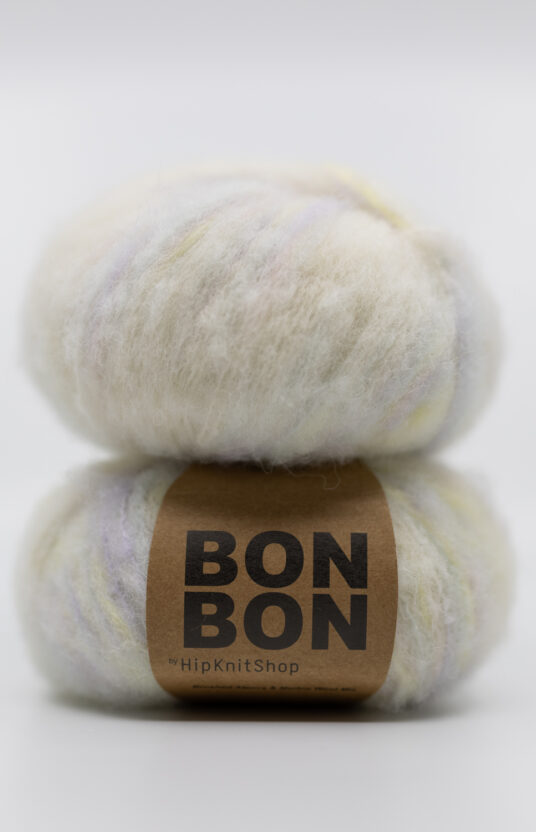 hand-dyed yarn BonBon pastel white brushed alpaca