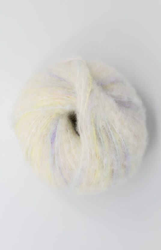 hand-dyed yarn BonBon pastel white brushed alpaca