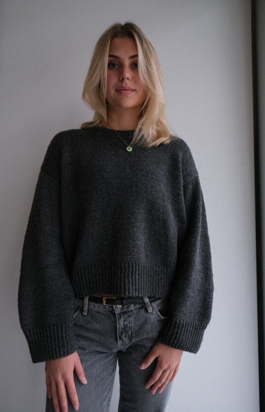 Knitting pattern sweater women everyday with a good fit in merino
