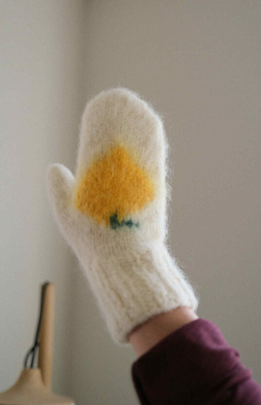 knitted mittens with lemon knitting pattern and yarn