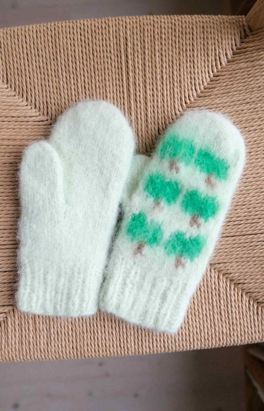 knitting mittens with fruit apple mittens pattern knitting pattern