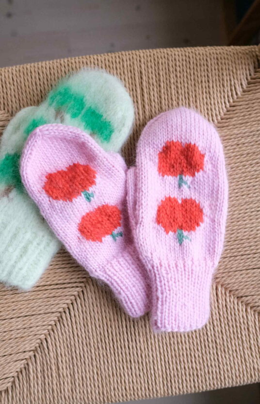 knitting mittens with fruit apple mittens pattern knitting pattern pink mittens with red apples