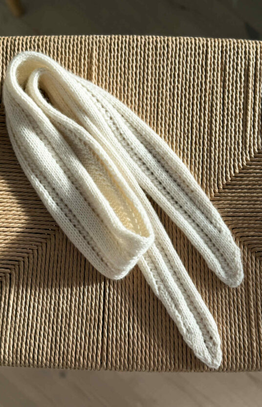 Knitting pattern for a small scarf. Knitted shawl pattern. Popular small scarf shawl pattern.