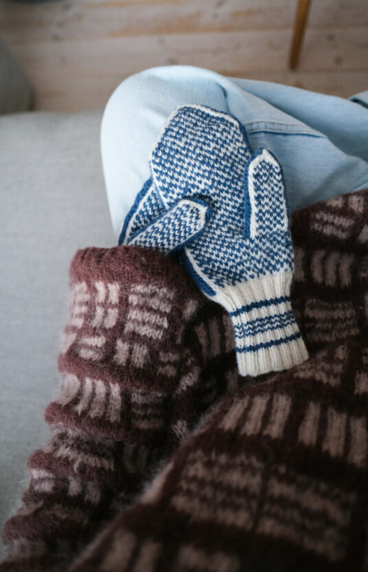 Fisherman mittens knitting pattern, Pattern traditional mittens with fisherman. Selbu mittens inspiration mitten knitting. Knitting pattern mittens for women and men