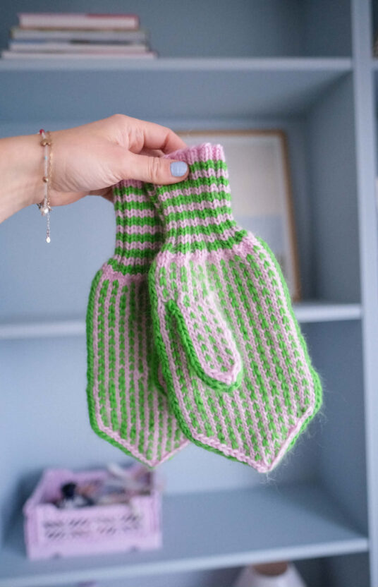 Knitted mittens pattern. Simple wool mittens in traditional style pattern and yarn. Selbu mittens and similar mitten patterns inspiration for mitten knitting. Gift knitting inspiration