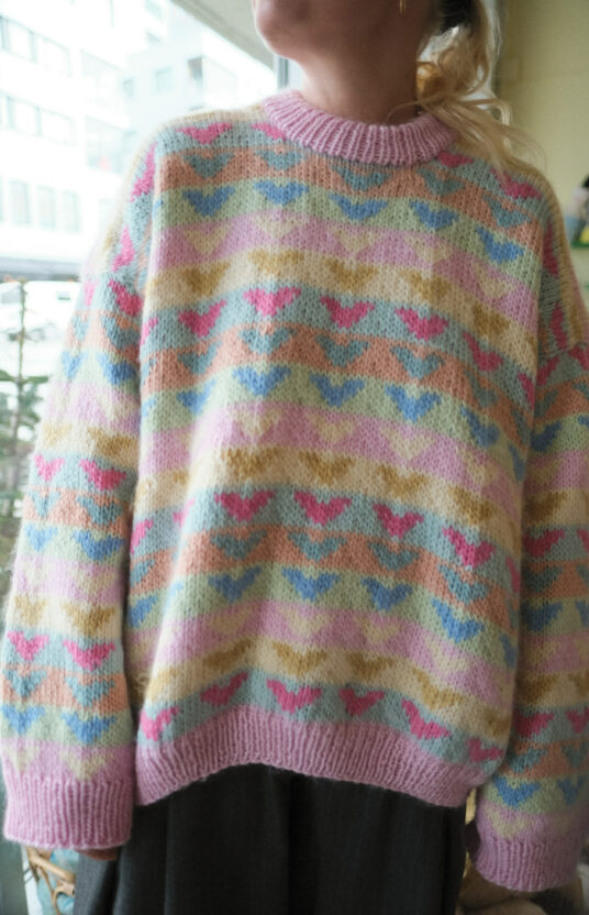 Colorful hiking sweater women knitting pattern. Wool sweater knitted for women. Hiking sweater pattern. Cool knitted sweaters. Colorful knitted sweater pattern and yarn. Women's knitted sweater pattern.