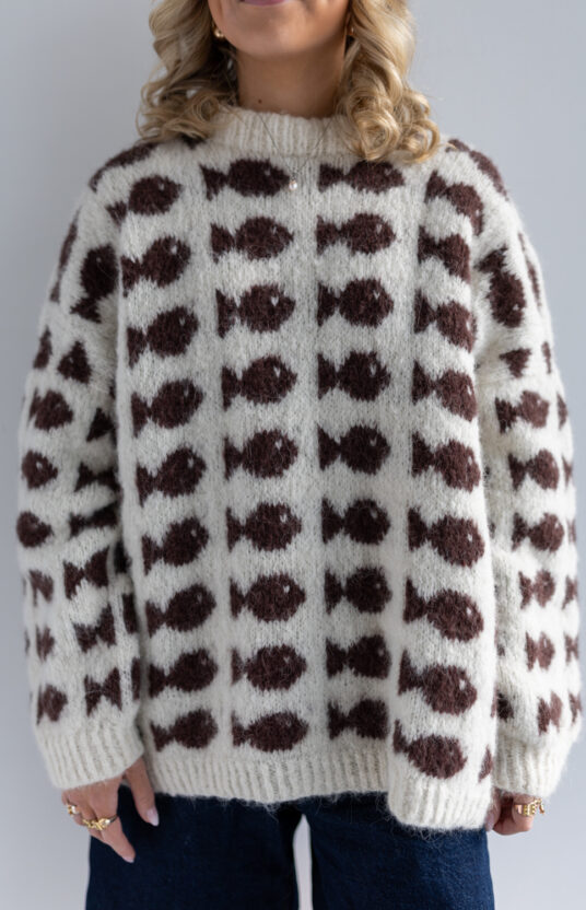 knitting pattern sweater with fisherman. Fishy sweater knitting pattern fisherman pattern. Cute fluffy sweater in brushed alpaca
